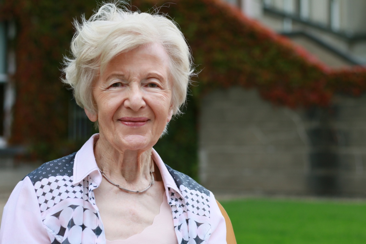 Úna Nic Éinrí